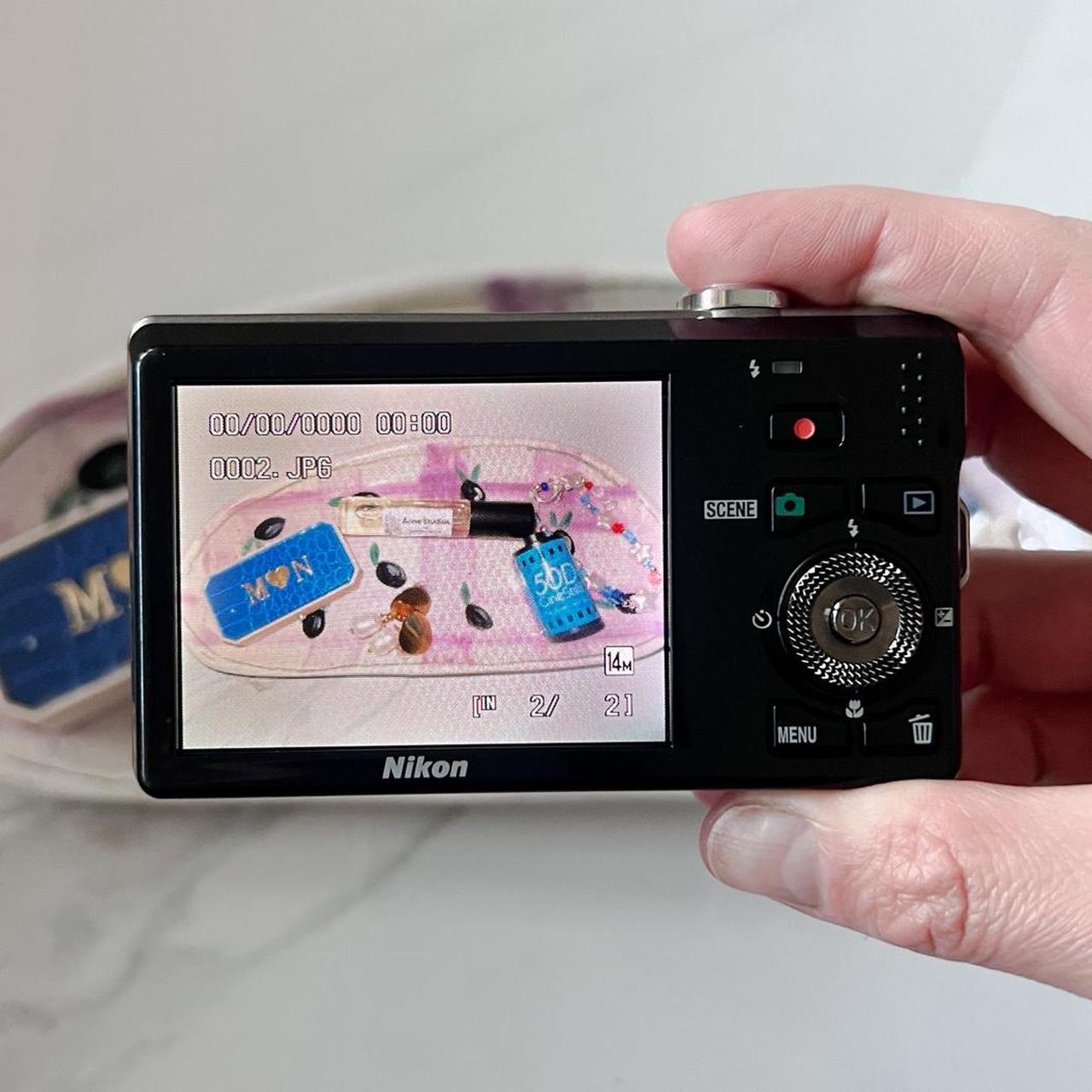 Nikon Coolpix S6000 โ Silver Y2K Digicam | 14.2MP, NIKKOR Lens, HD Video