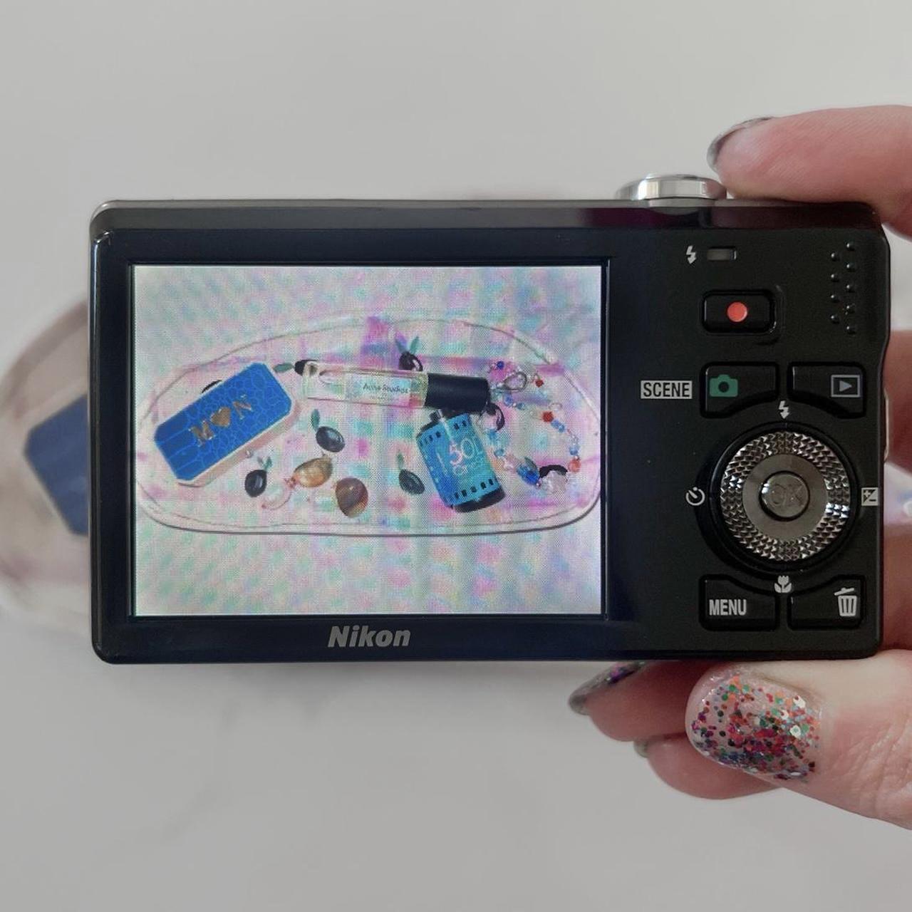 Nikon Coolpix S6000 โ Silver Y2K Digicam | 14.2MP, HD Video, 7ร Zoom