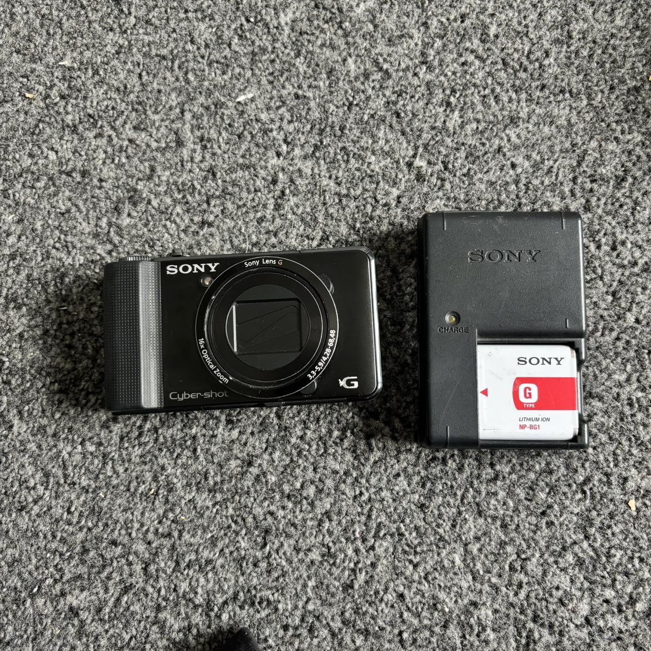 Used Digital Camera | Sony Cybershot Digital Camera in black | Complete Set