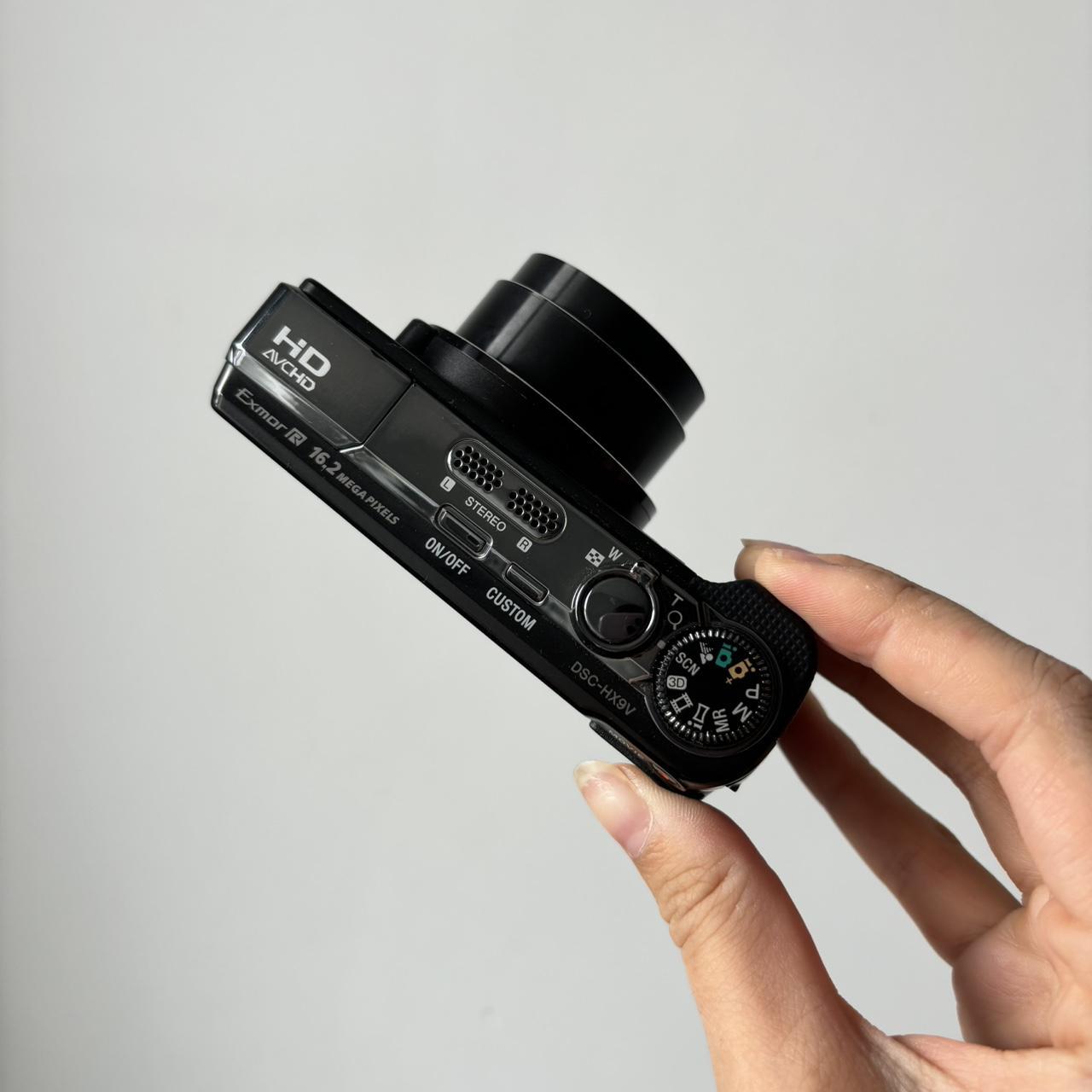 Used Digital Camera | Sony Cybershot Digital Camera in black | Complete Set