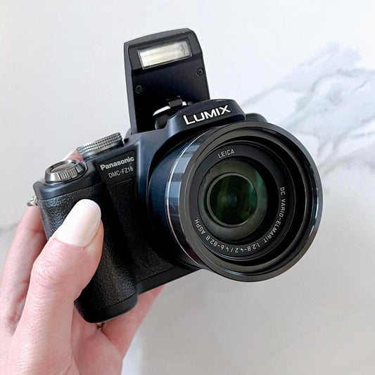 Panasonic Lumix FZ18 – 8.1MP Leica Lens Retro Y2K Camera ✨ 18× Zoom & RAW Shooting