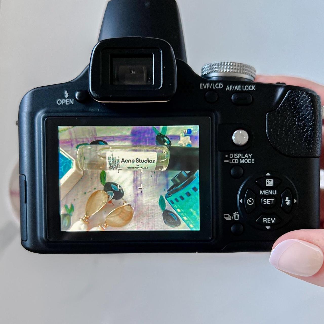 Panasonic Lumix FZ18 – 8.1MP Leica Lens Retro Y2K Camera ✨ 18× Zoom & RAW Shooting