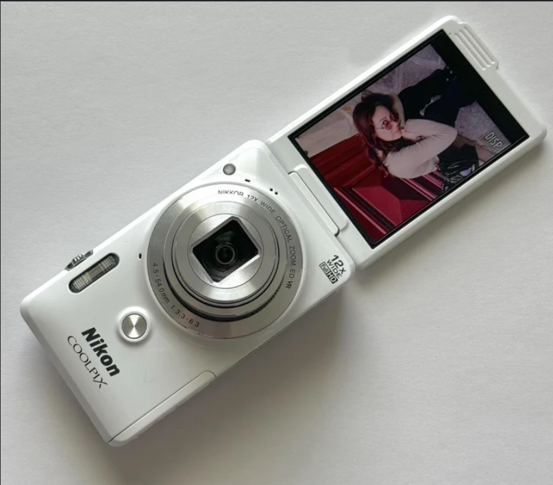 Pre-Owend Digital Camera Bundle  RARE Glossy White 🤍 ˚⊹ ⋆
