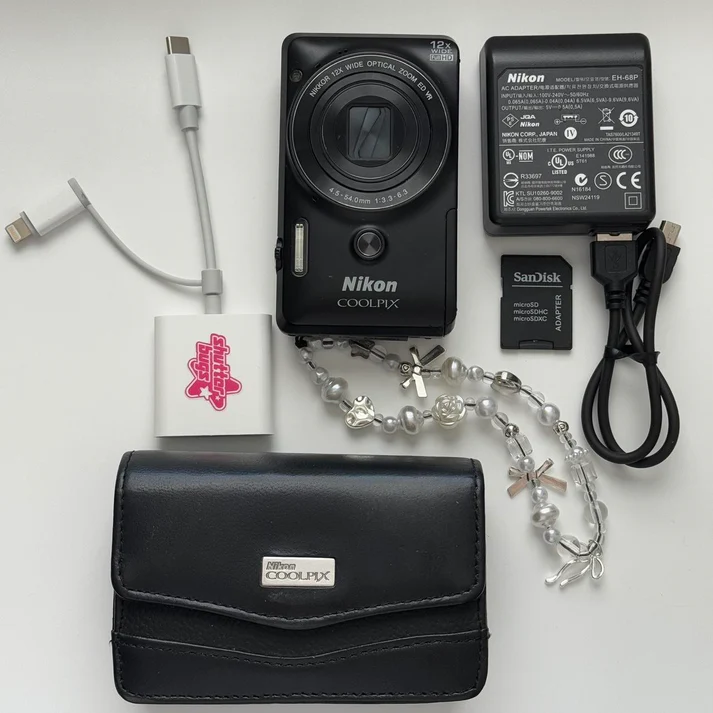 Pre-Owend  Digital Camera Bundle