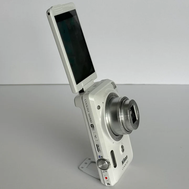 Pre-Owend Digital Camera Bundle  RARE Glossy White 🤍 ˚⊹ ⋆